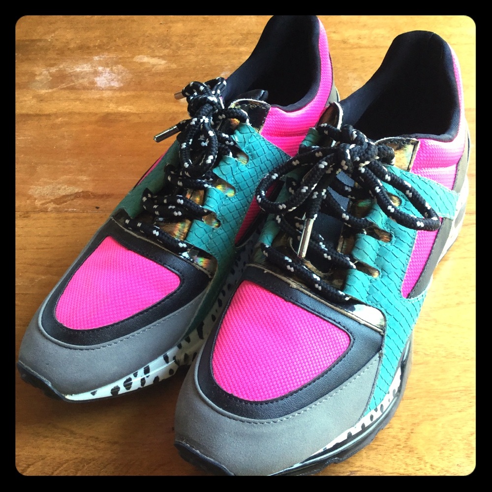 STEVE MADDEN wedges pink teal iridescent bronze